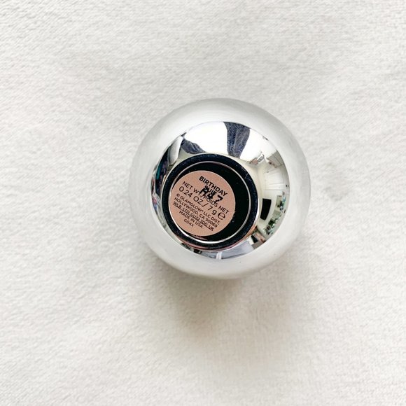 SOLD. Glamglow Tinted Lip Balm Treatment - Picture 3 of 3